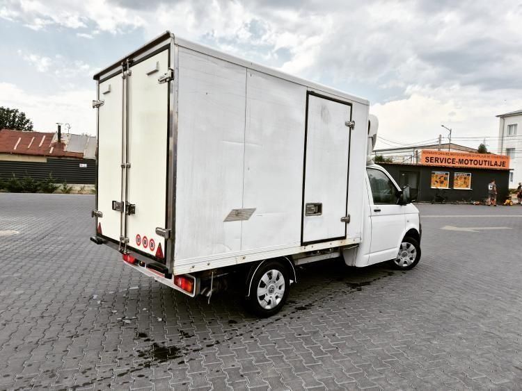 VOLKSWAGEN Transporter 2011 — imagine 3