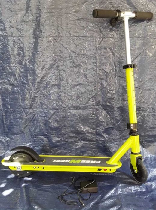 Trotineta electrică FREEWHEL KIDS 4 NOUA - 590 Lei