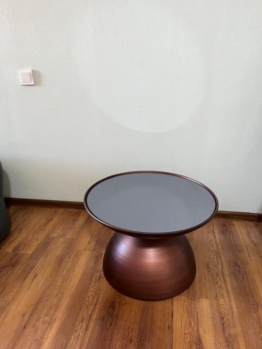 Журнальный столик