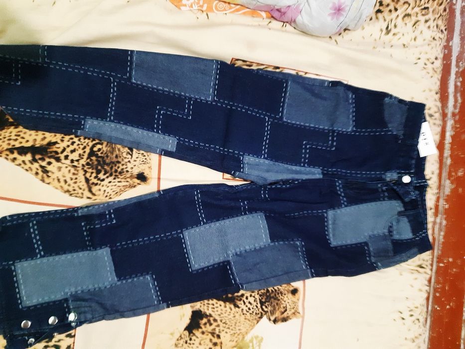 Продам джинсы новые