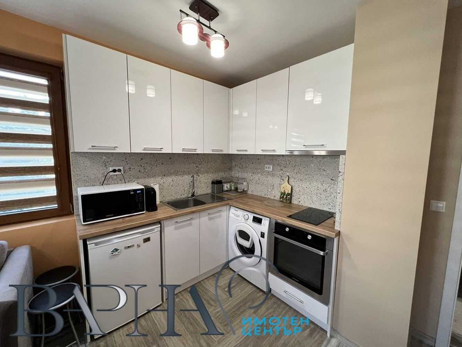 Дава се под наем Двустаен апартамент в Варна, Център - 60 кв.м за 398.82 € - Снимка #3