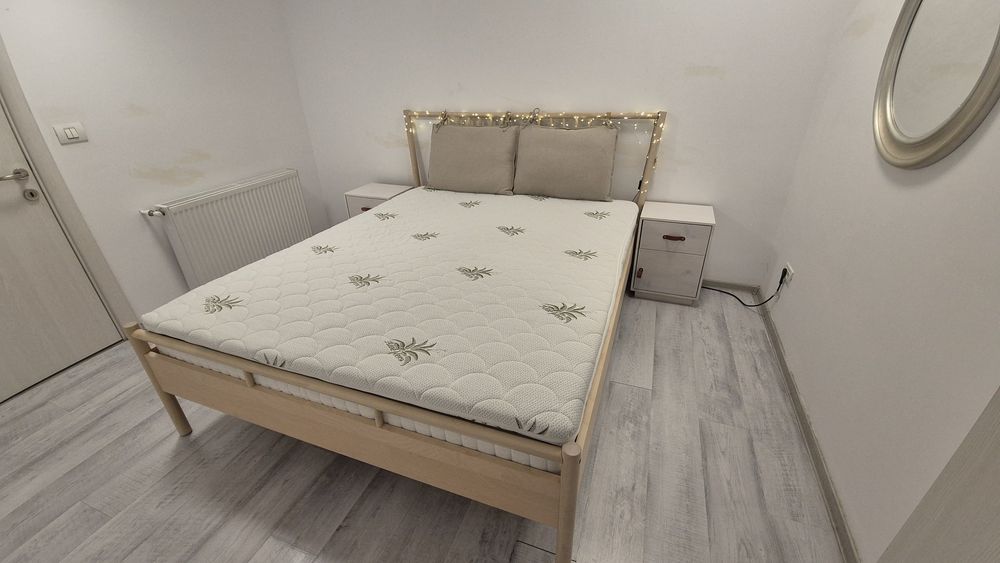 Vand pat cu saltea topper si noptiere