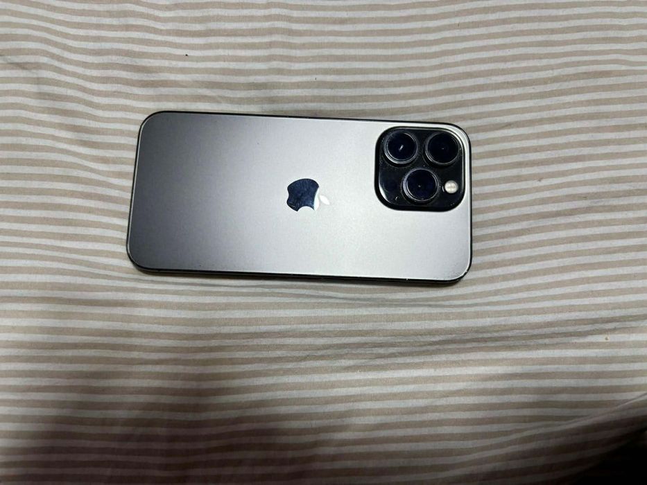 Vand iphone 13 pro impecabil
