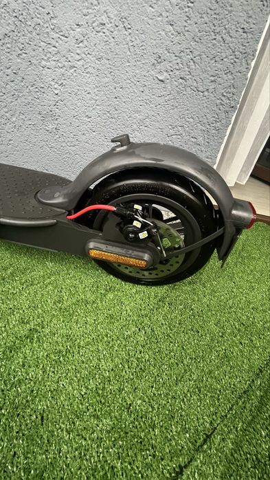 Trotinetă Electrică Xiaomi Mi Pro 2 – Autonomie 45 km (Pachet Complet Accesorii)