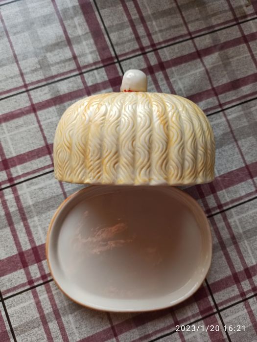 Продам маслёнку. Состояние хорошее.