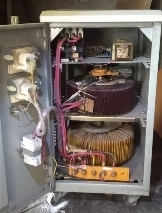 Стабилизатор напряжения