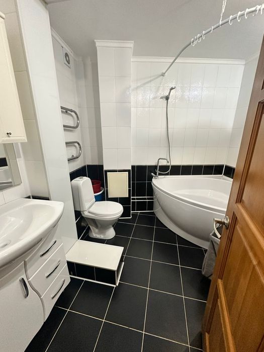 4 микрорайон, дом кирпич,1994 г.п 5/9