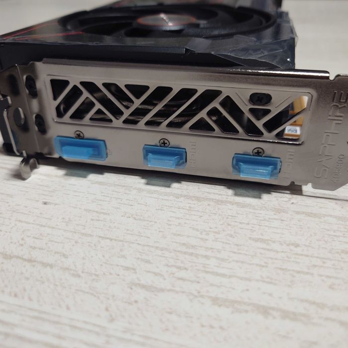 Vand placa video AMD RX 9060XT 16GB Sapphire Pulse OC nou nouta