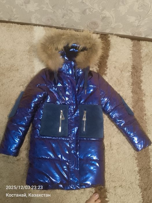 Продам куртки на девочку