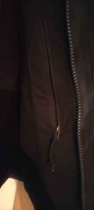 Срочно продам ветровку