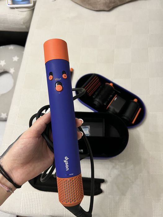 Продавам Dyson HS08 id