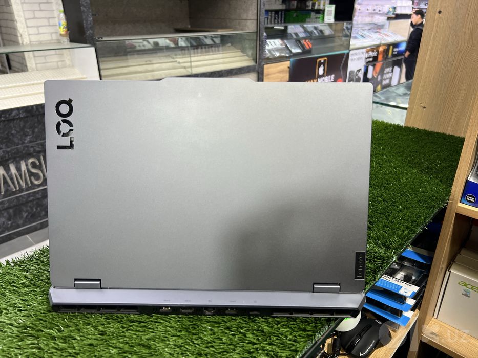 LENOVO LOQ 15 (i7-14700HX | 32GB DDR5 / 1TB SSD / RTX 4060 8GB)