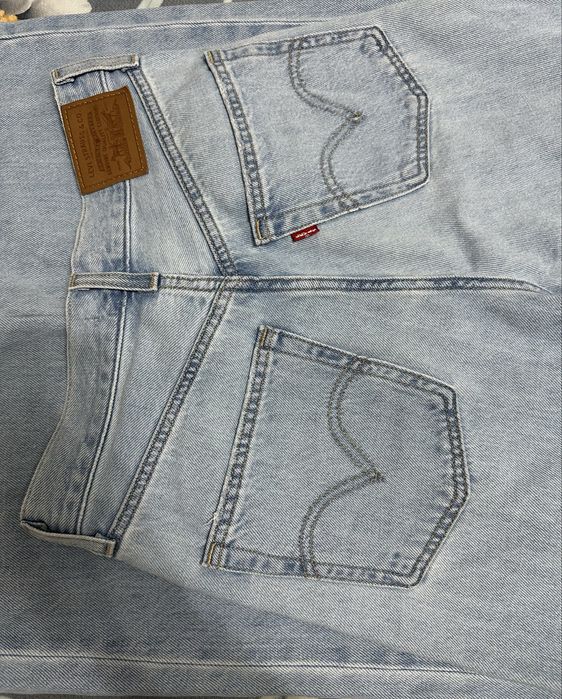 Blugi Levi’s High Loose