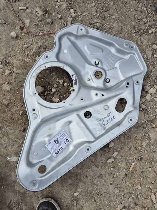 Оригинални Ел Механизми за задни врати за Голф 5 Комби 2004- 2009г