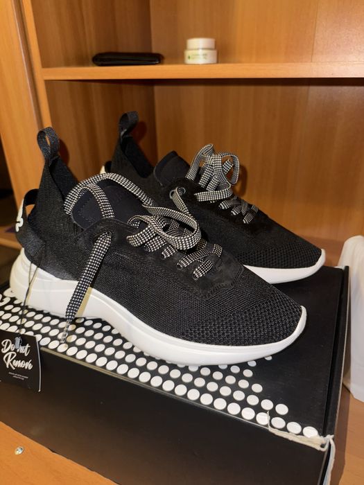 Adidasi Dsquared2 noi!