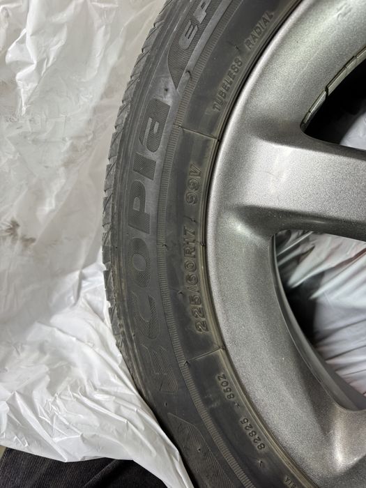 Продам комлпетк рещины 225/60/17 и диска 5/100