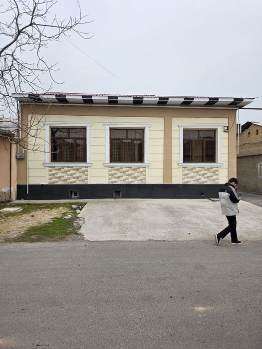 Hovli sotiladi sergeli