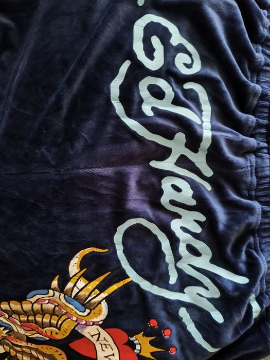 Костюм от Ed Hardy
