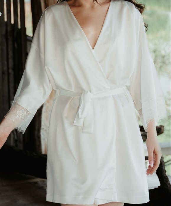 Halat alb de mireasa en Privé