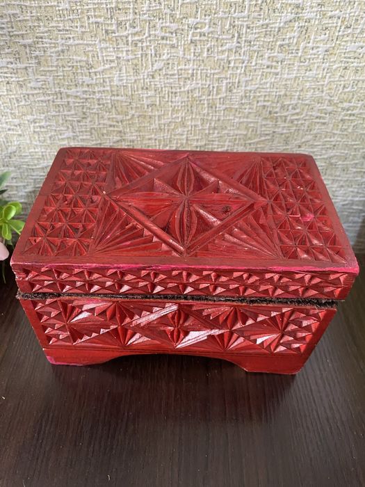 Шкатулка из дерева