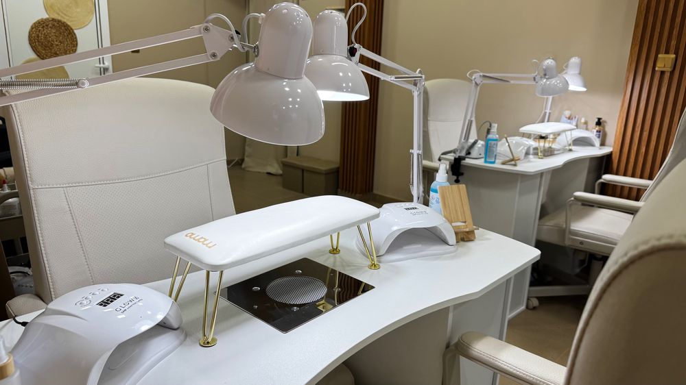 Място под наем за маникюр и педикюр