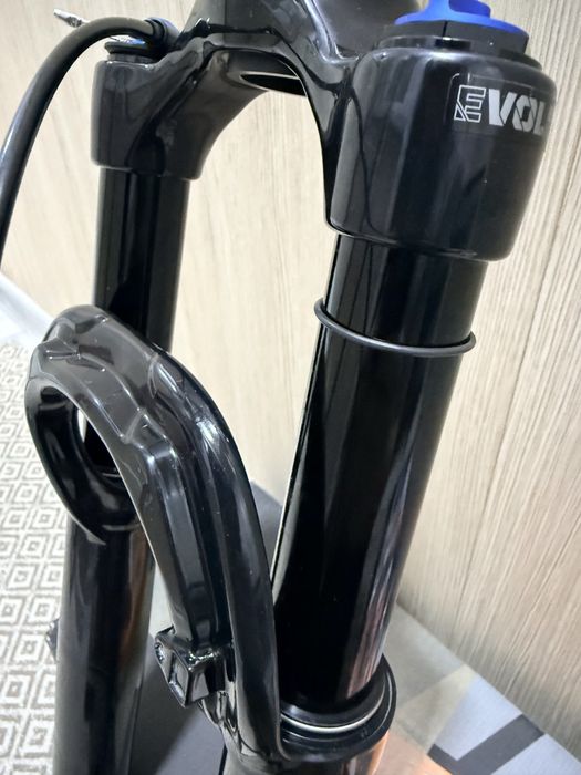 Вилка FOX 32 Step-Cast Performance