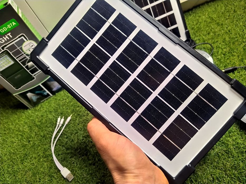 Proiector lanternă 30w Power Bank becuri panou solar stație GD 07A