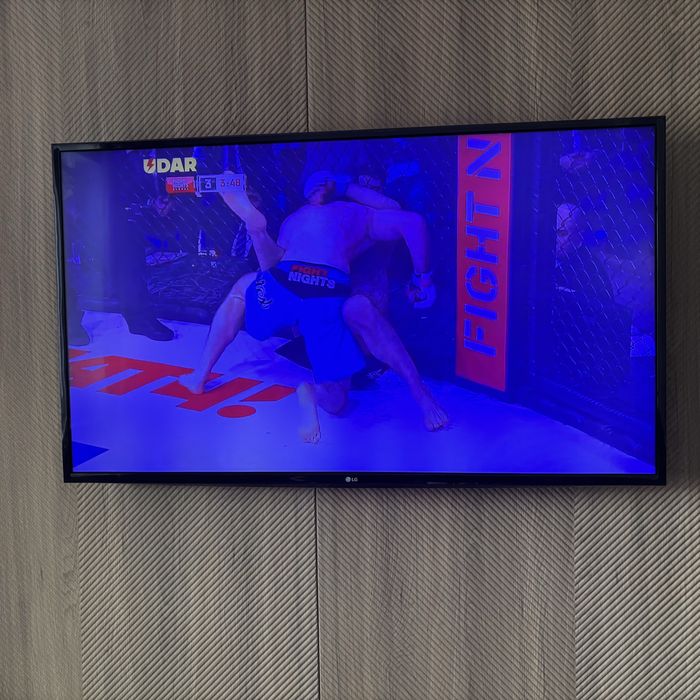 Телевизор LG срочно