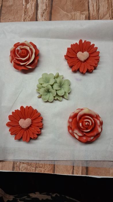 Mărțișoare din ceară de soia