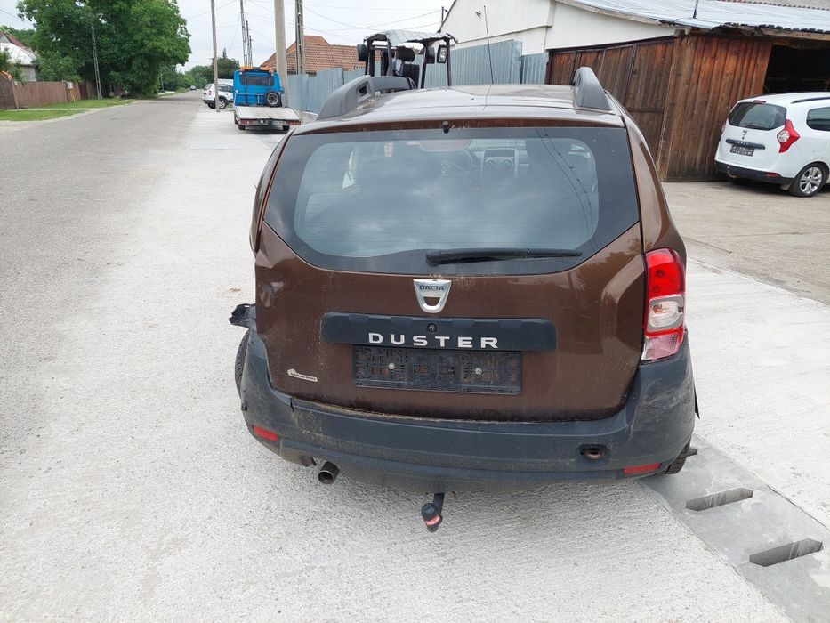 Dezmembrez Dacia Duster 2015 1.6 16 V 2x4 facelift