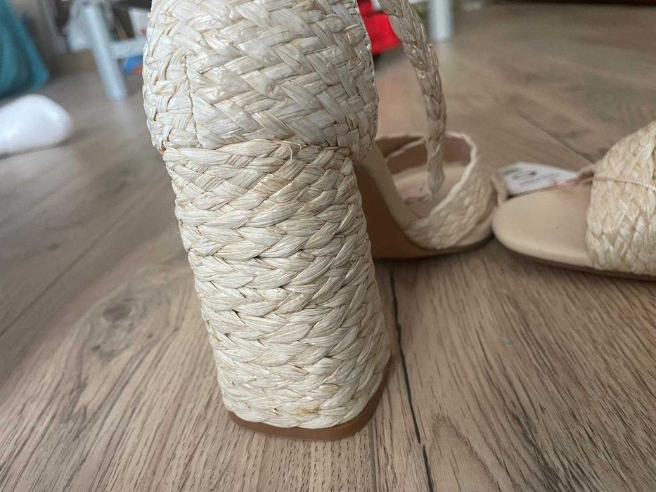 Sandale inalte, elegante, culoarea BEJ NUDE - PRODUS NOU