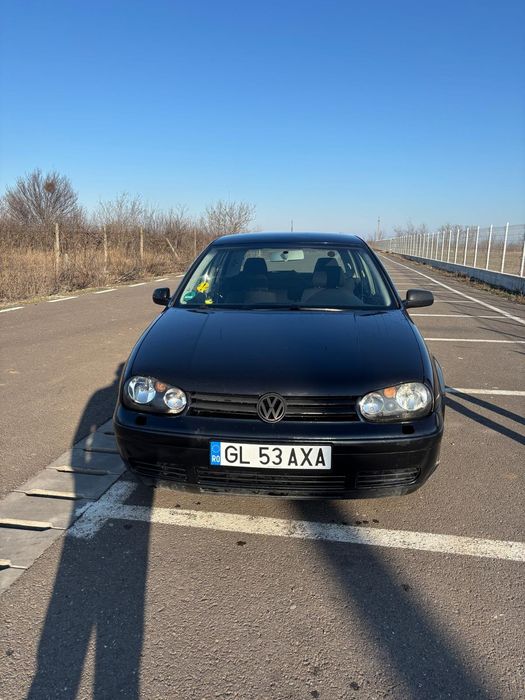 Vand golf 4 sau schimb cu logan