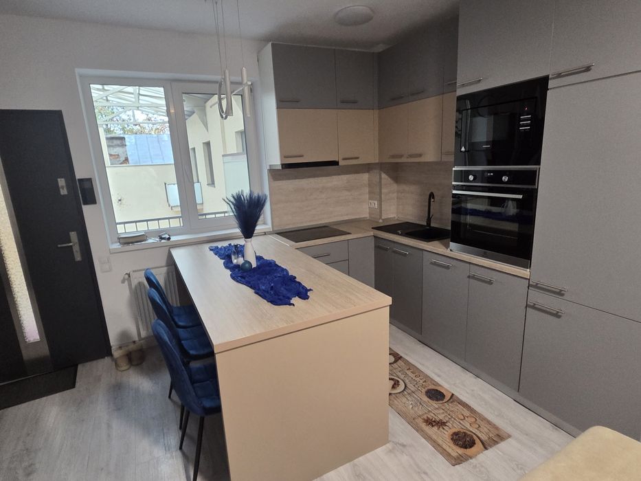 Apartament de lux cu 3 camere, de inchiriat