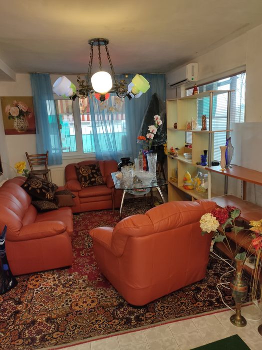 Прекрасна кожена гарнитура