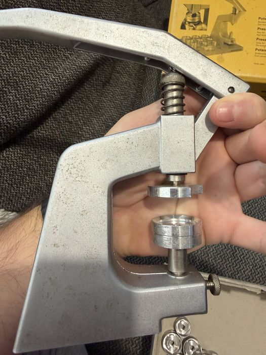 Преса за кристали Bergeon 5500-C