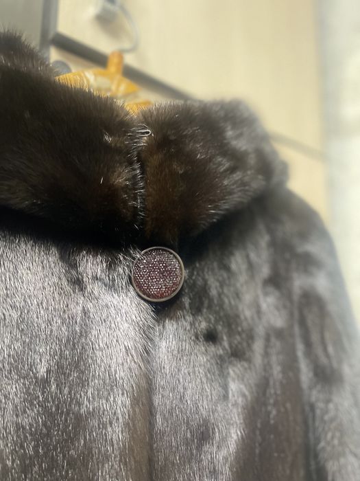 Продам норковую шубу