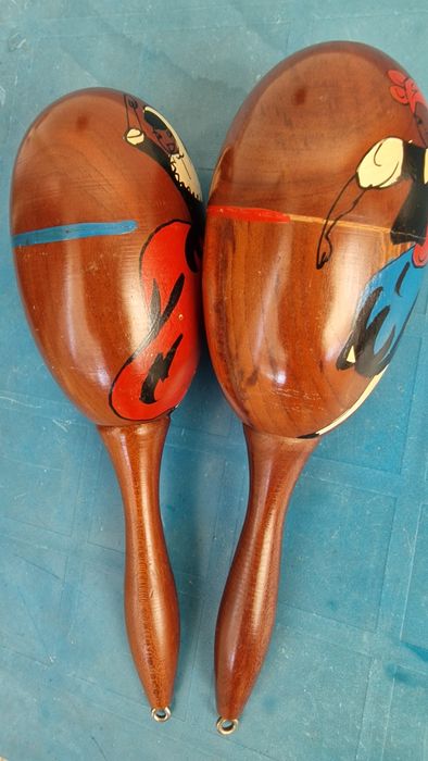 Маракаси         .