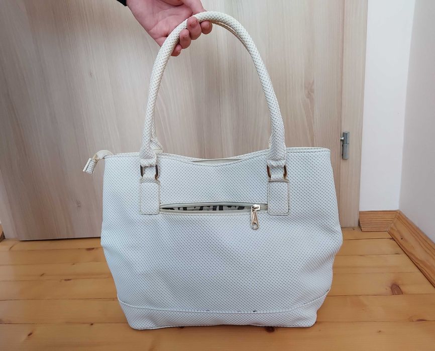 Дамска бяла чанта