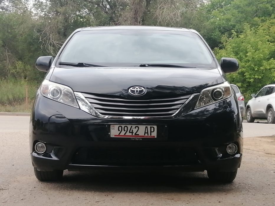 Продам автомобиль Taiota Siena 2015. Объем 3,5 .