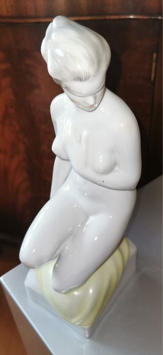 Антикварна порцеланова фигура марка Холохаза Унгария рядка колекция