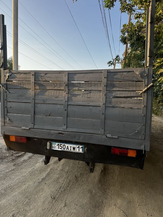 Грузовой Мерседес 709d