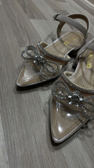 Продам новые туфли