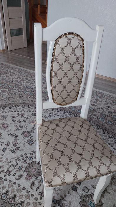 Продам стол и стулья