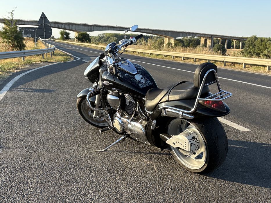 Vand Suzuki Intruder m1800r + accesorii