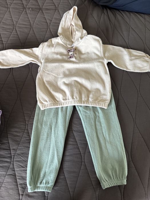 Продам детскую одежду для девочки