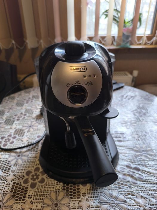 Продавам кафемашина делонги