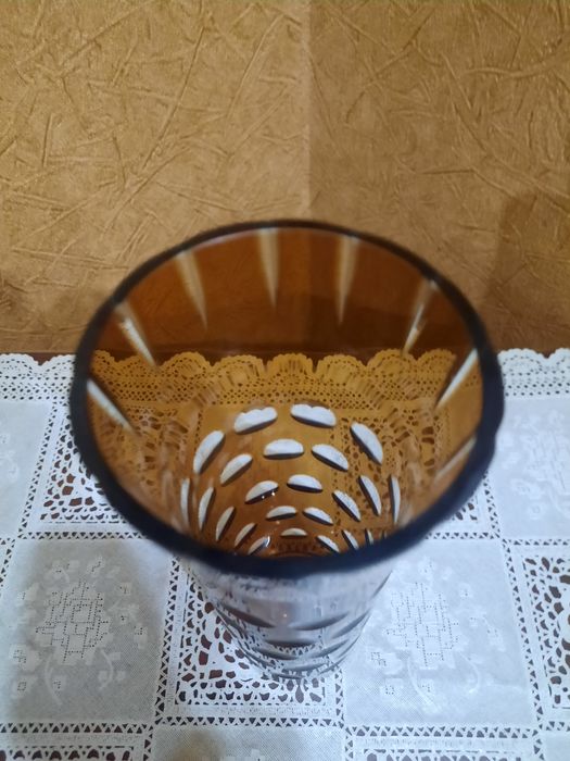 Редкая, винтажная ваза. Цветной накладной хрусталь.  Высота 20см. В ид