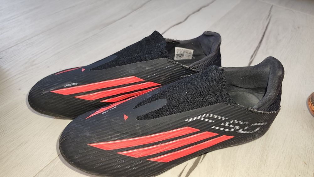 Футболни обувки Nike Adidas