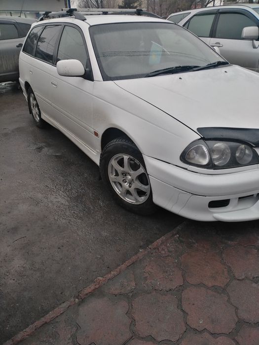 Машина продам. Тойота.