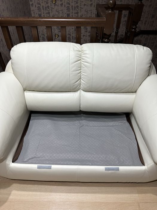 Диван  1.5 метра кожаный